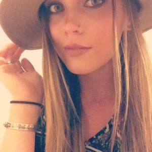 Meet your Posher, Jacqueline